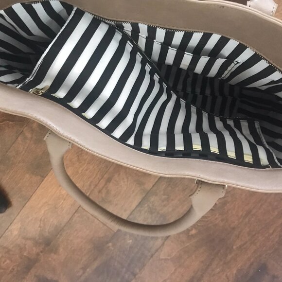 JustFab Tote Bag - Picture 4 of 5